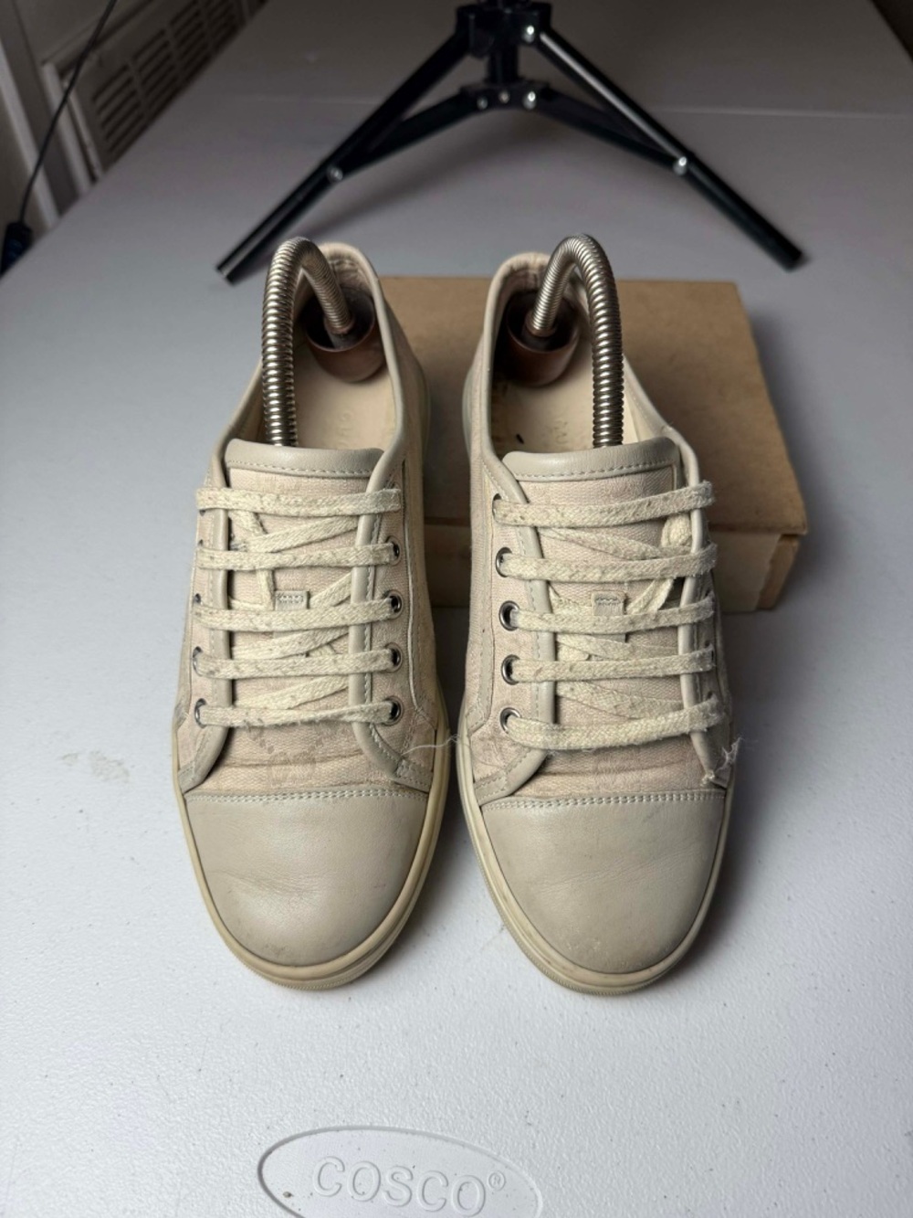 Gucci Women GG Low Cotton
White Leather Canvas
Monogram Sneakers Sz 36.5 / 6.5 - Picture 4 of 13